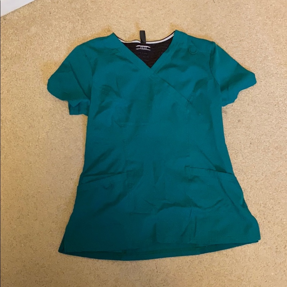 Elle Small Scrub Set - Picture 4 of 6